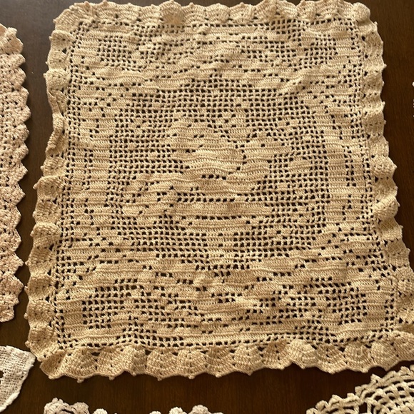 Vintage Crochet Doilies Set - Picture 3 of 10